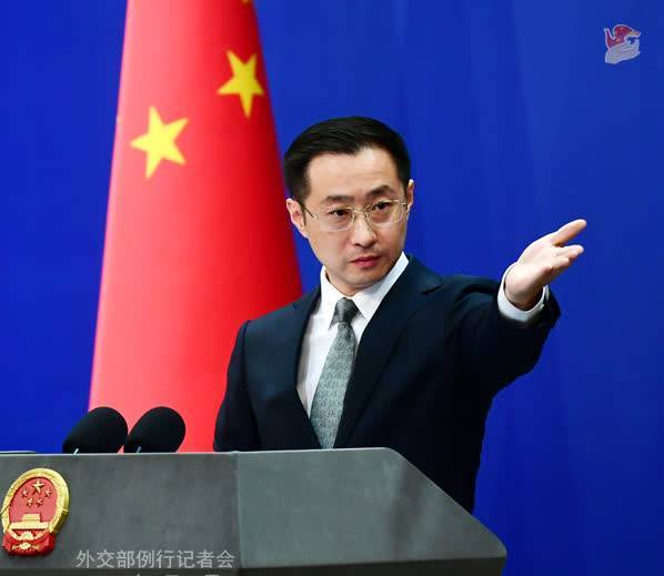 乐配网 外交部评石平数典忘祖出卖良知！