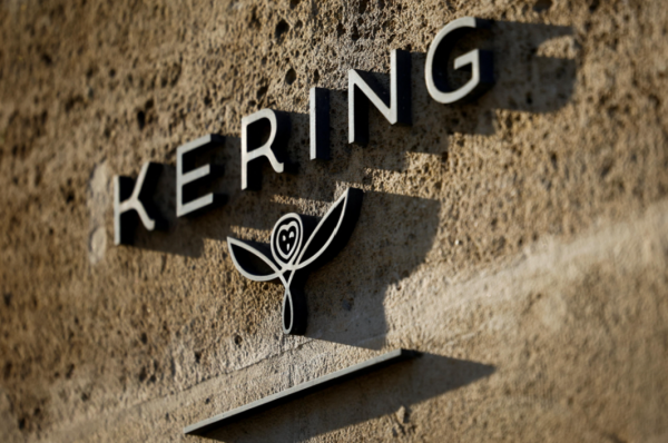 海通富配资 300亿元，今年最大一笔美妆并购案诞生