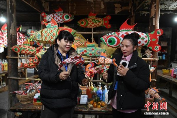 九龙配资 海外华媒探访黄山碧山村 千年古村创意融合引赞誉